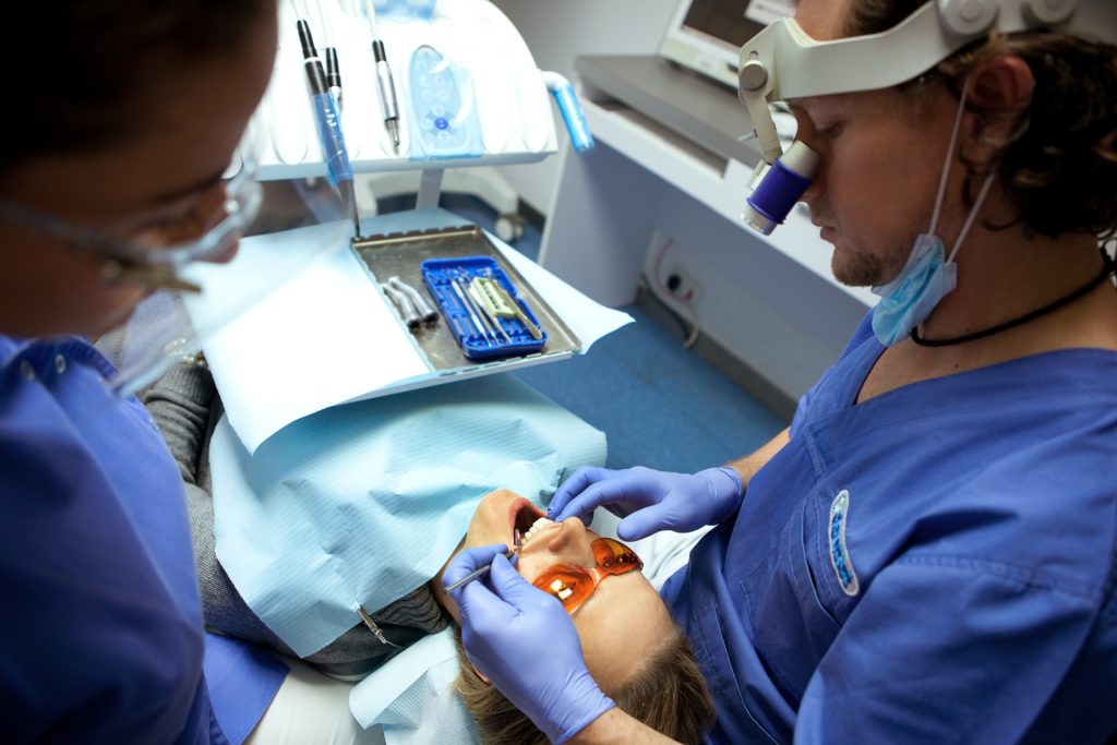 Klinika stomatologiczna Kraków - Dentist